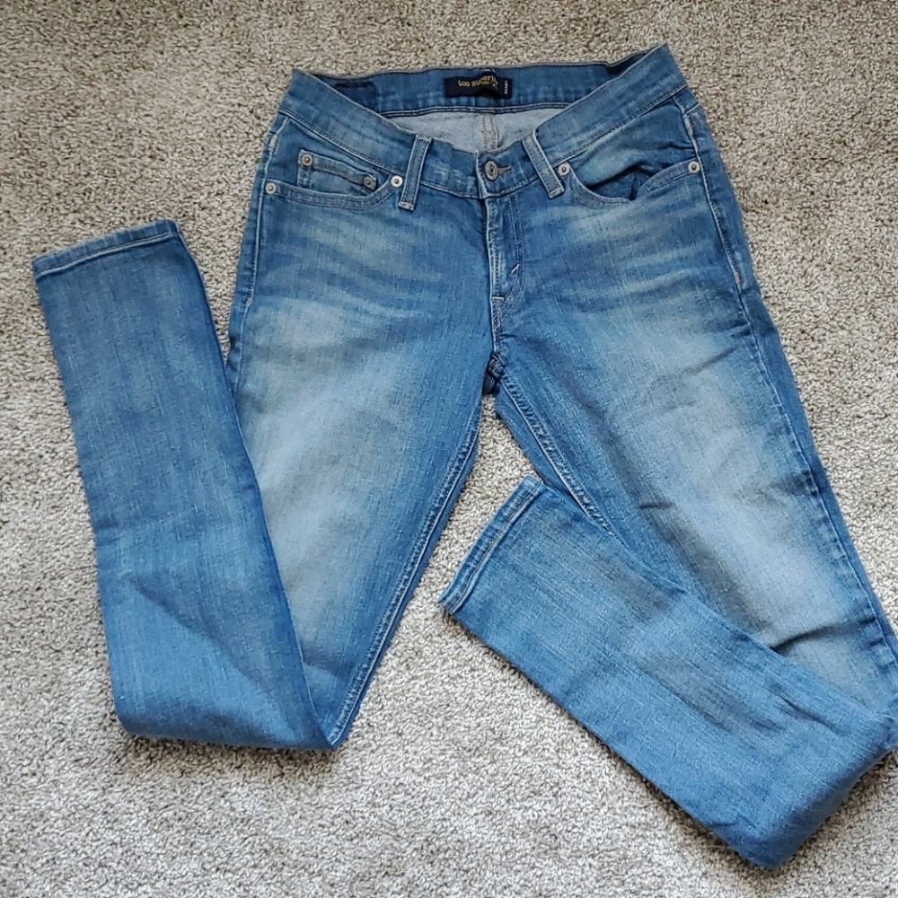 Levis